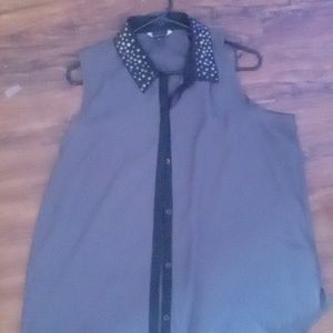 Sleeveless blouse